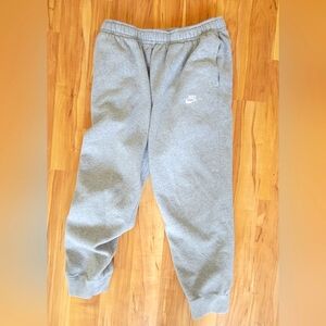 Nike Sportswear Club Fleece Joggers SZ Large Retails $60